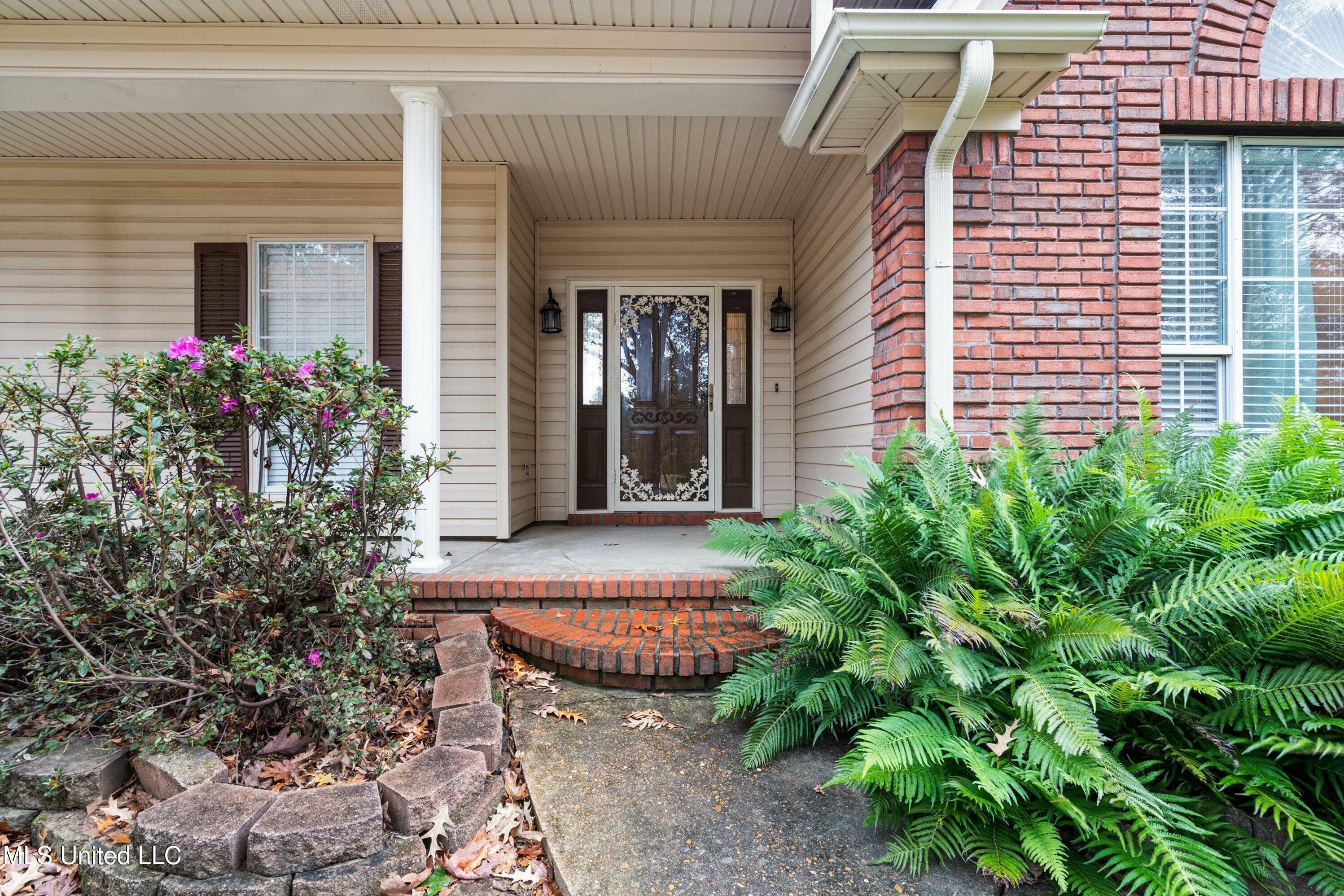 Property Photo:  5180 S Forest Hill Road  MS 38654 