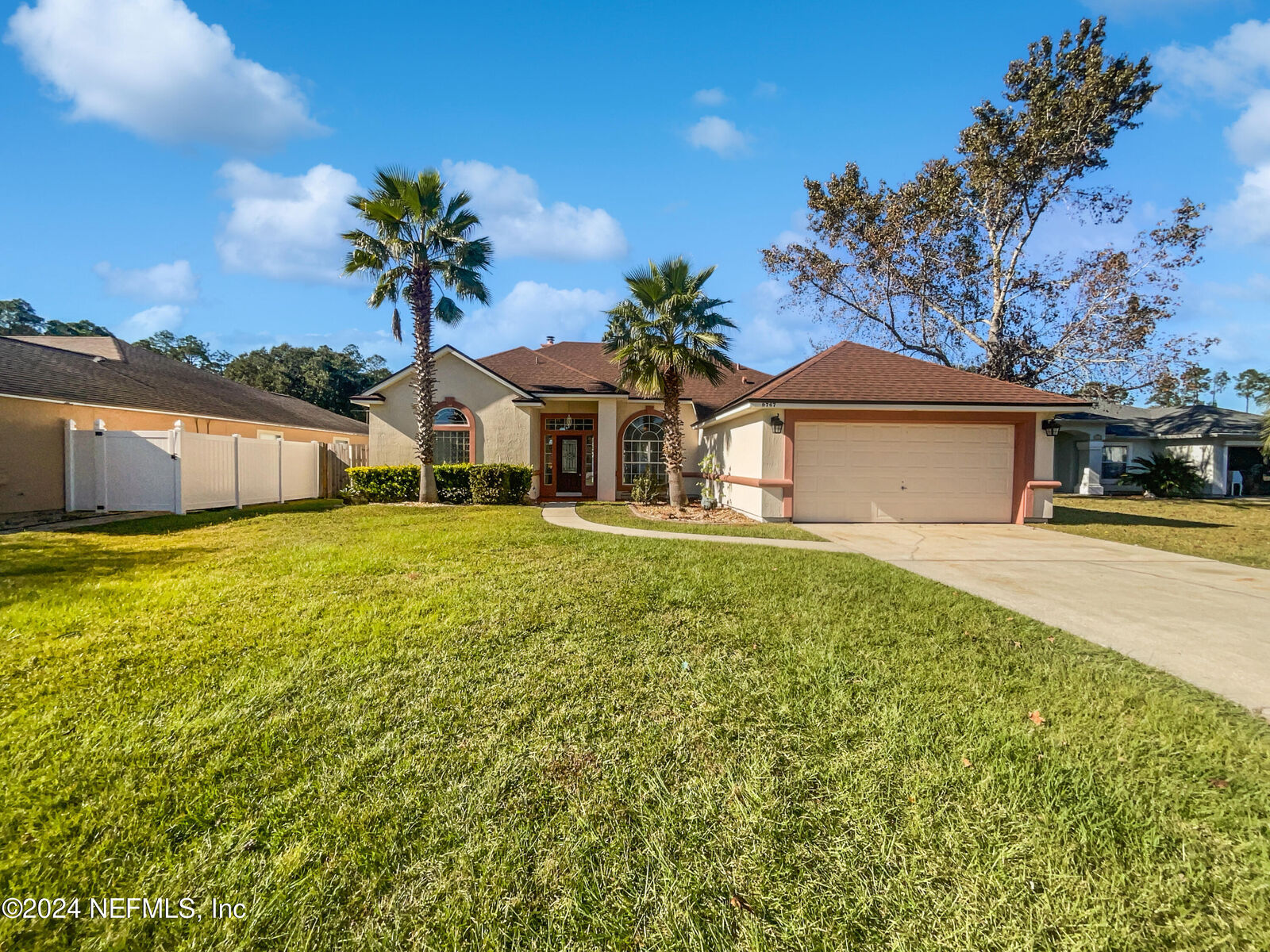 Property Photo: 9767 Brockham Court FL 32221