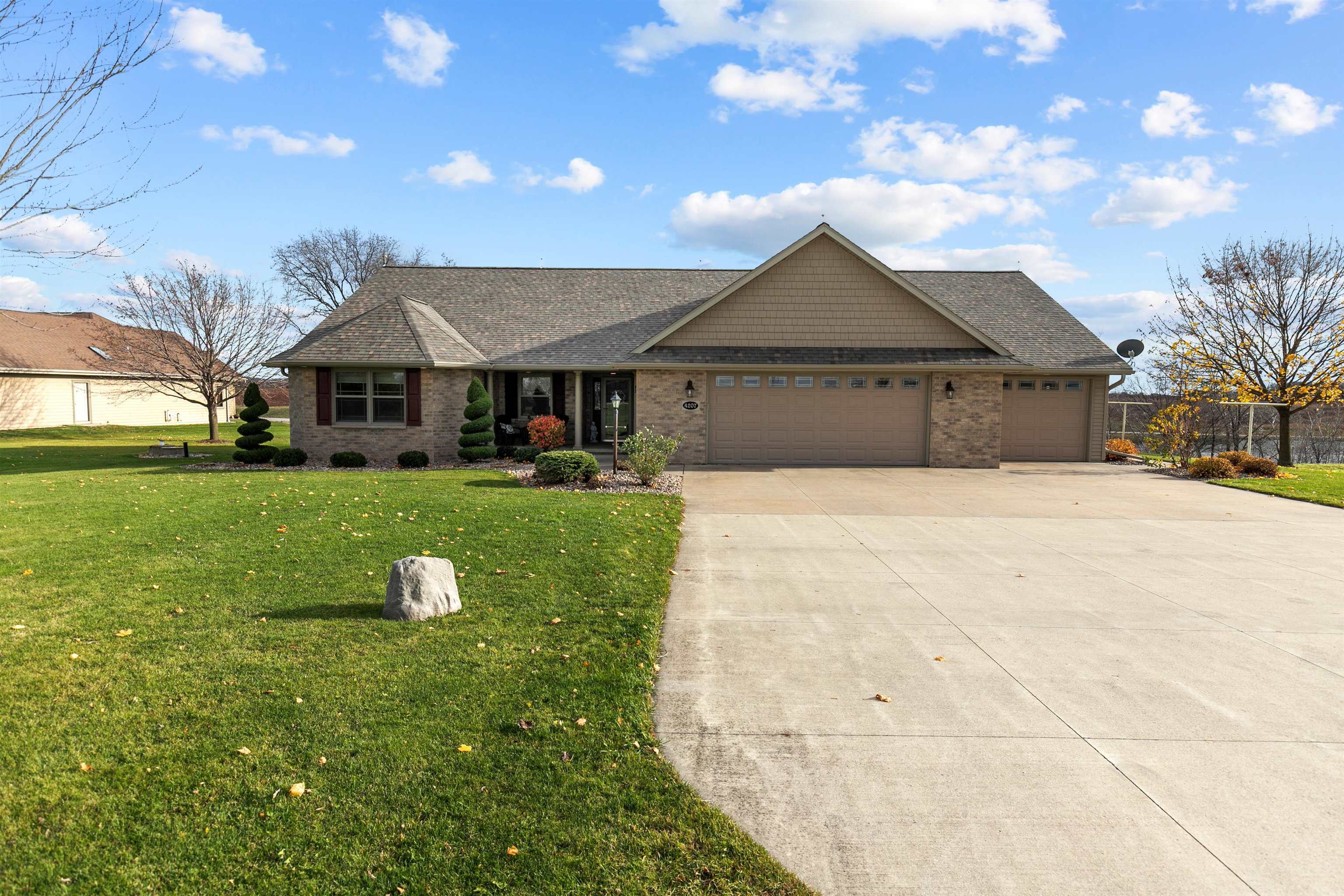 4207 Lost Dauphin Road  De Pere WI 54115 photo