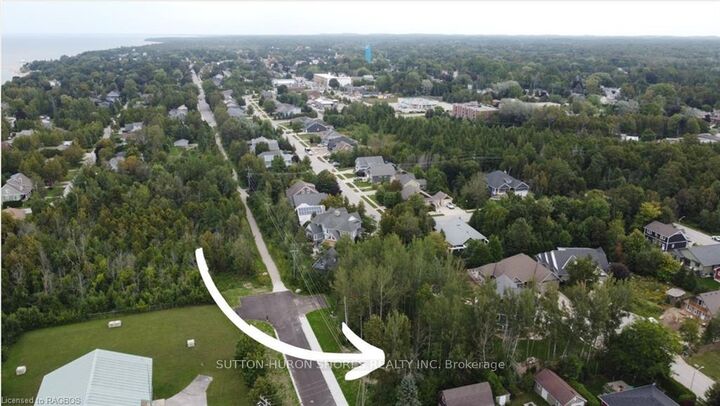 Property Photo:  282 Grosvenor Street S  ON N0H 2L0 
