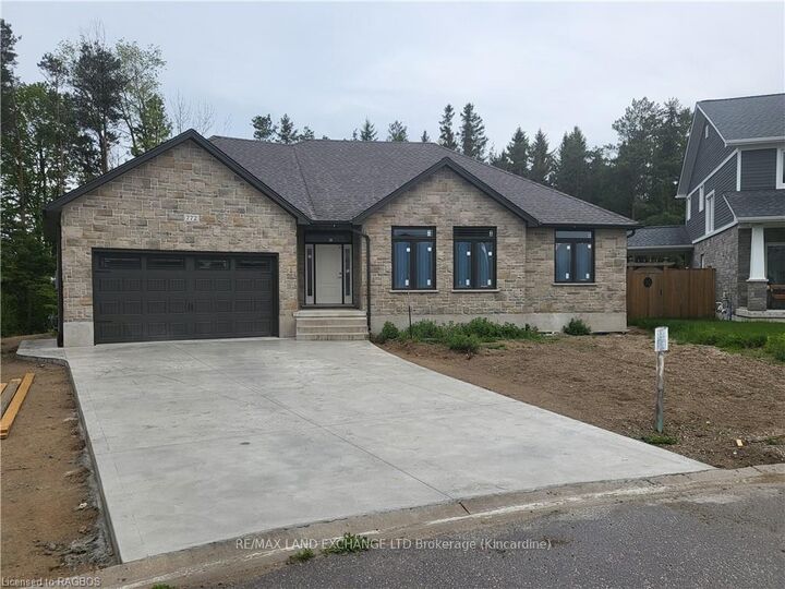 772 Campbell Avenue — photo 1