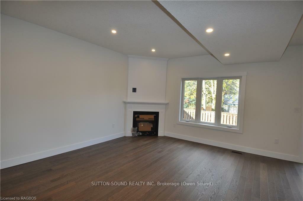 Property Photo: 642 8th Street W ON N4K 5N3