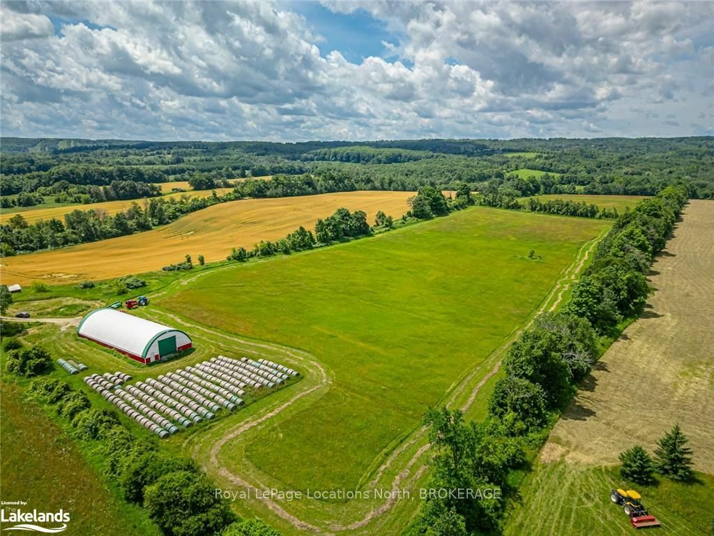 Photo de la propriété:  7958 21/22 Nottawasaga Sdrd  ON L0M 1H0 