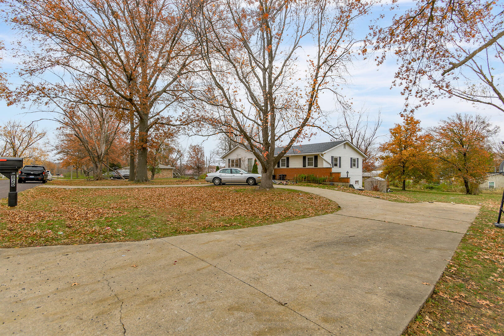 Property Photo:  820 N West Park Ln  MO 65201 