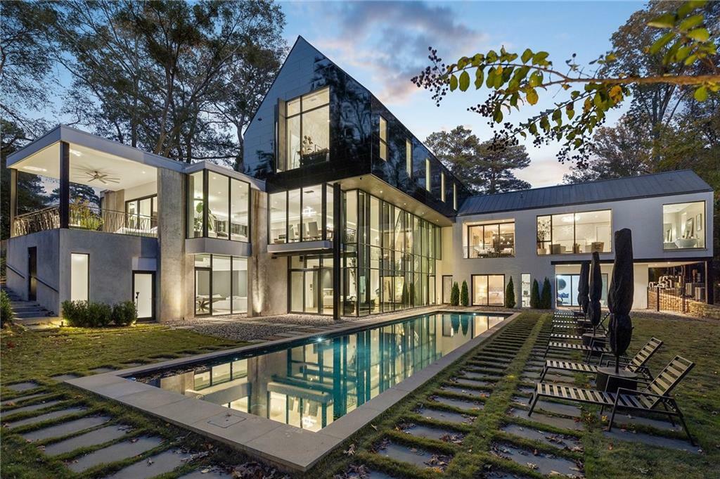 Property Photo: 2716 Ridgewood Road NW GA 30327