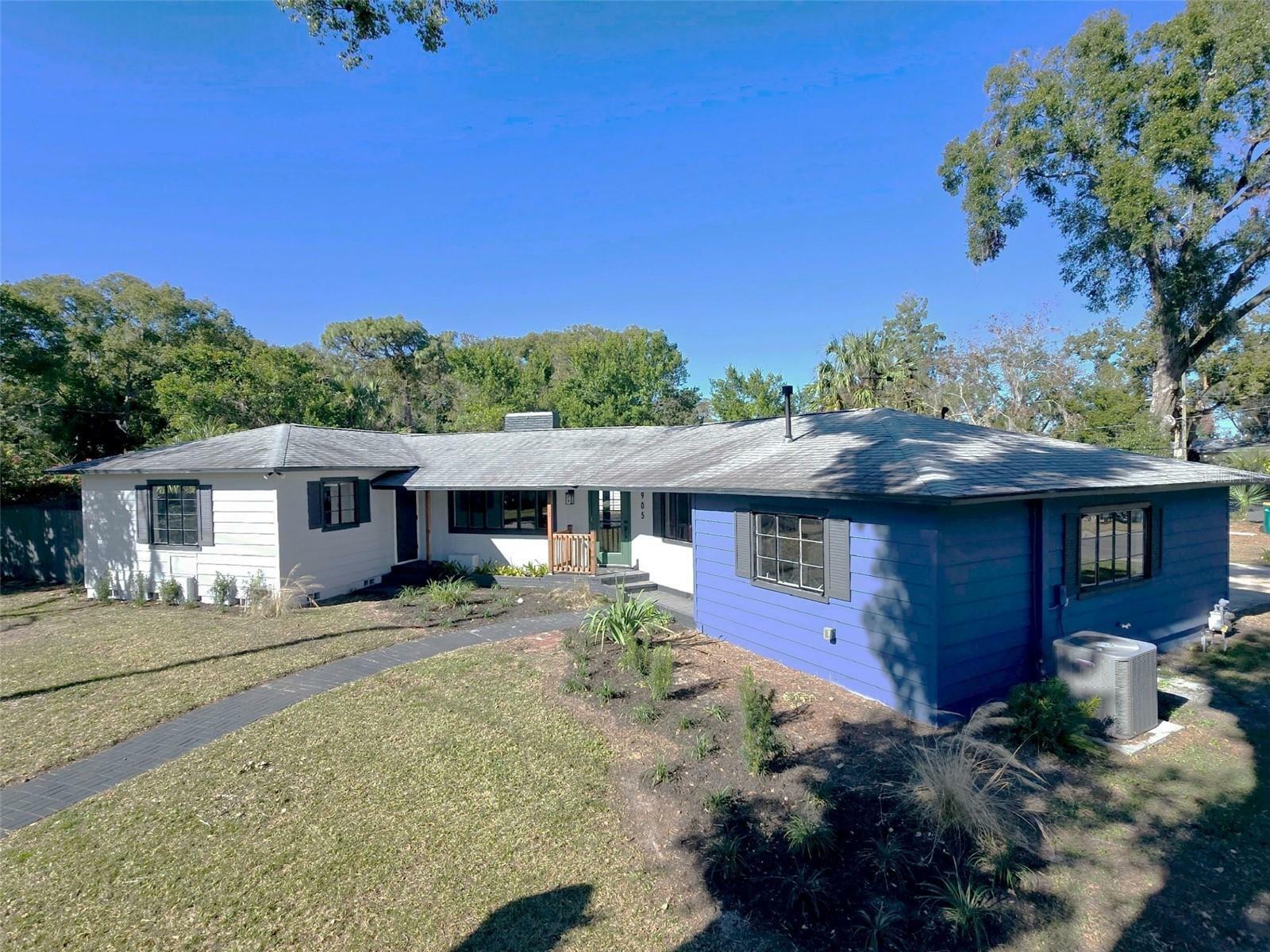 Property Photo:  905 W 11th Avenue  FL 32757 