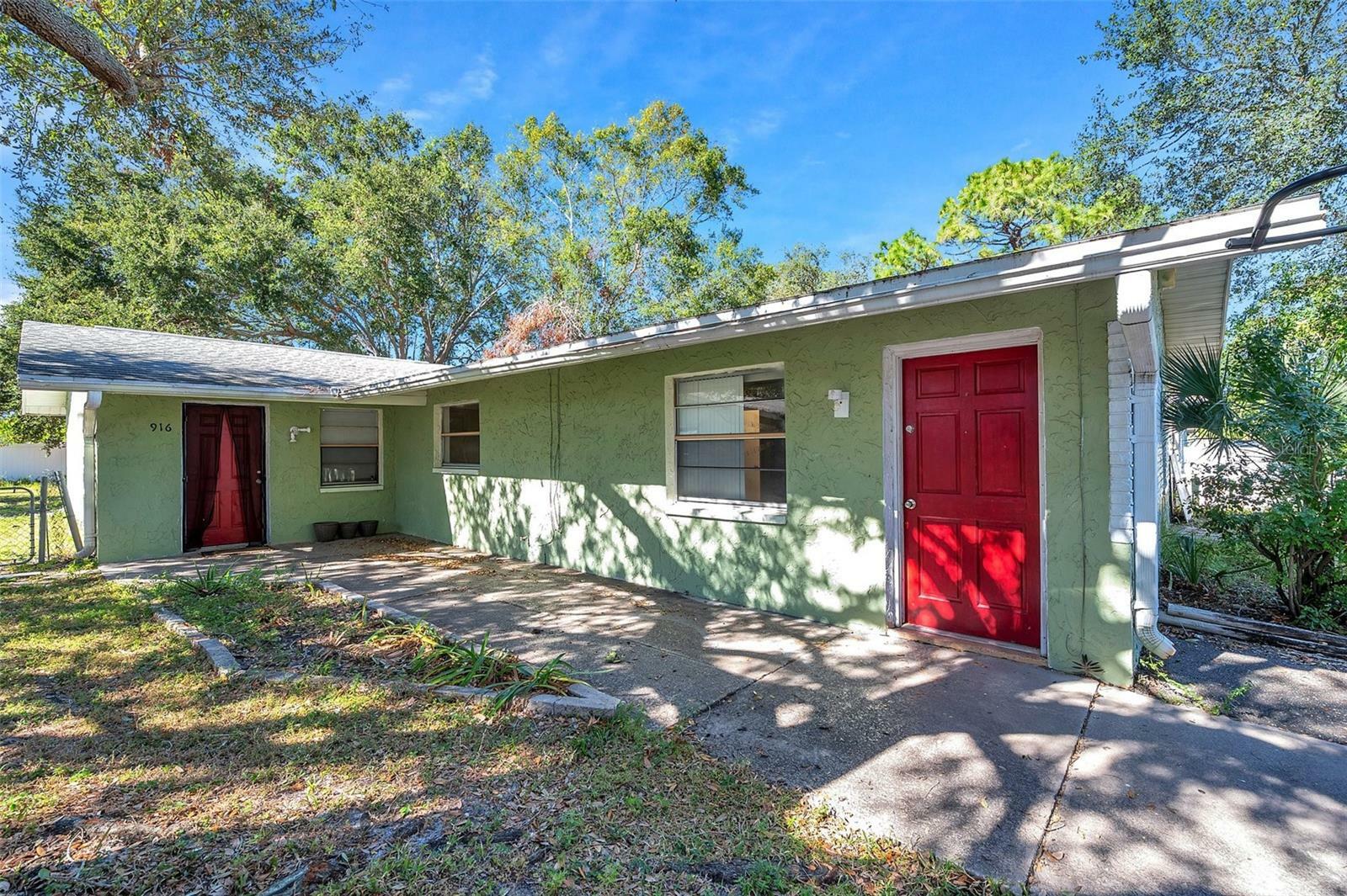 Property Photo:  914 Lake Palms Drive  FL 33771 