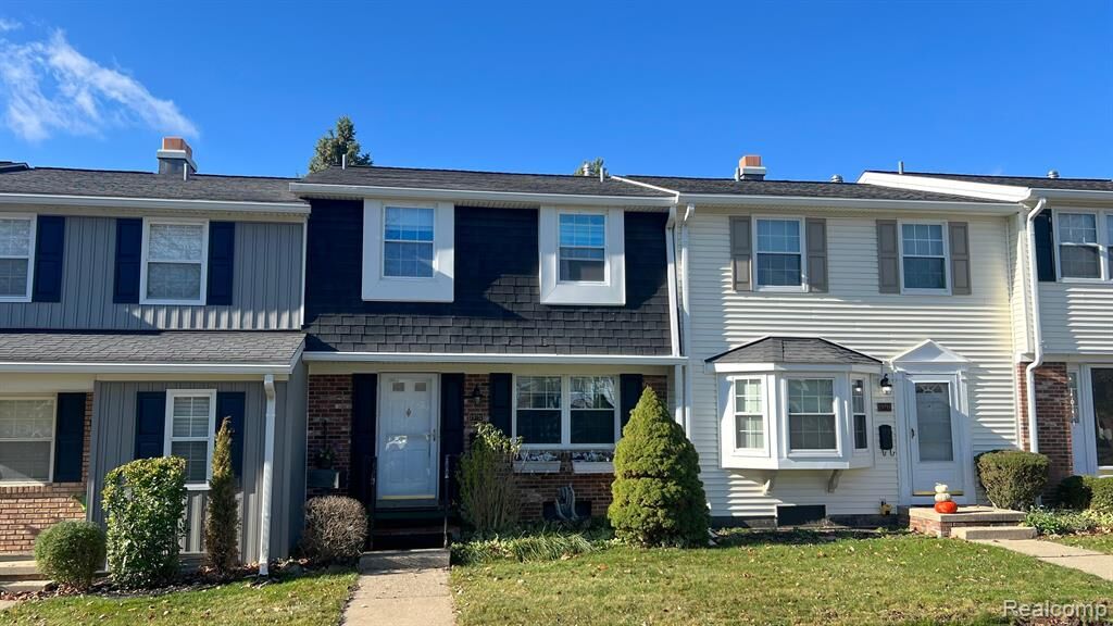 Property Photo: 19751 Hayes Court MI 48167 2503