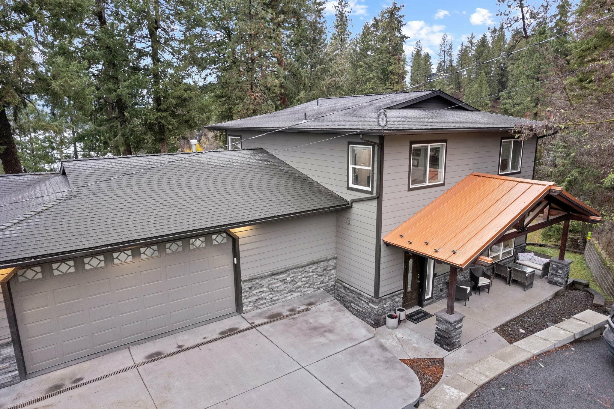 Property Photo:  12808 N North Park St  WA 99025 