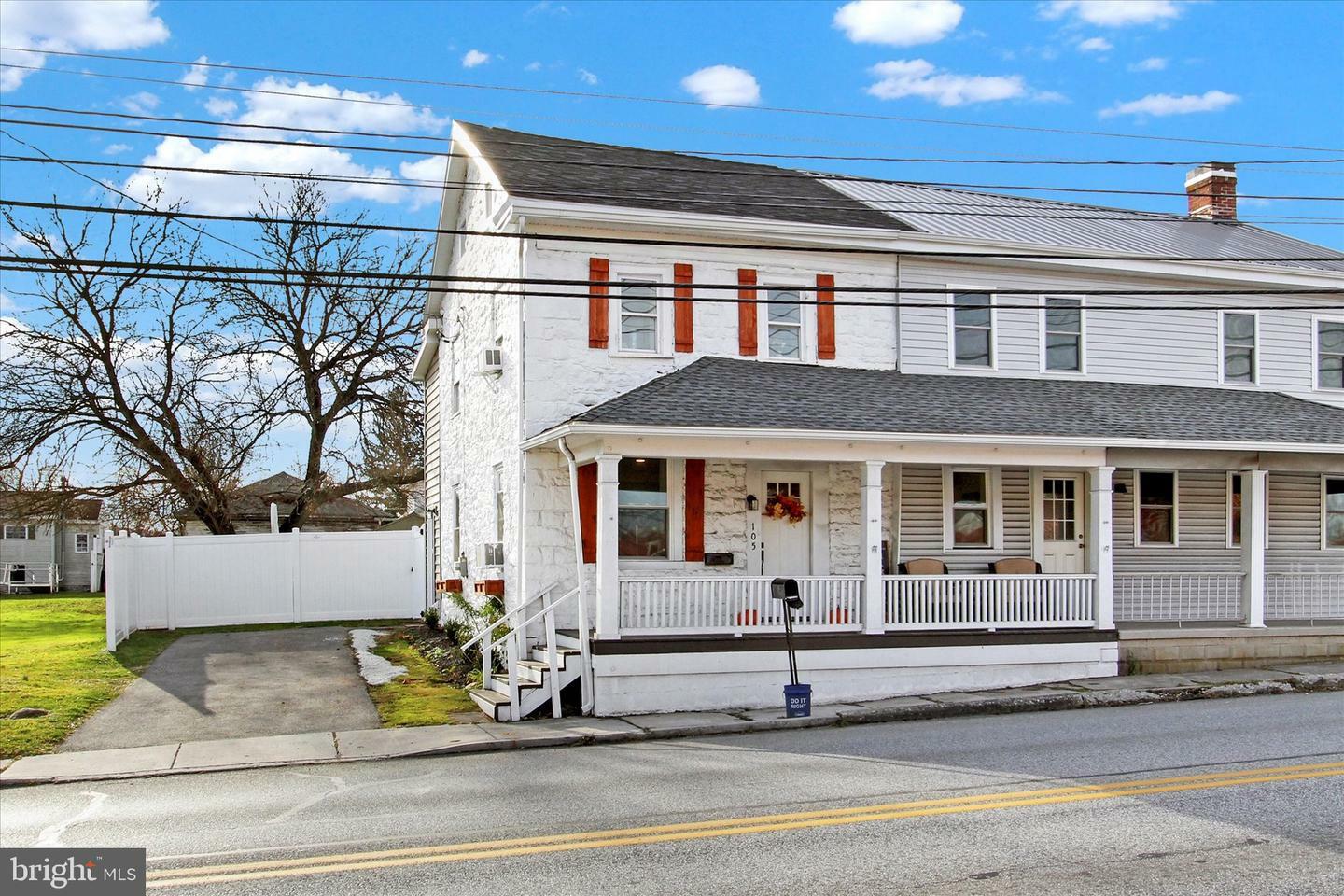 Property Photo:  105 E King Street  PA 17301 