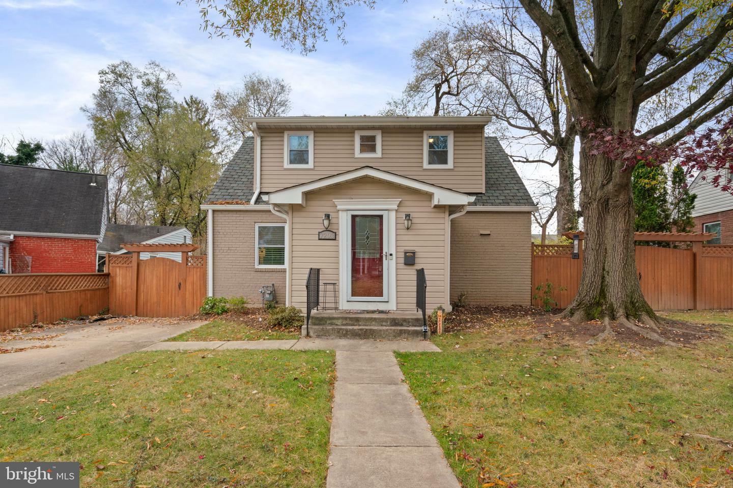 Property Photo:  7203 Roosevelt Avenue  VA 22042 