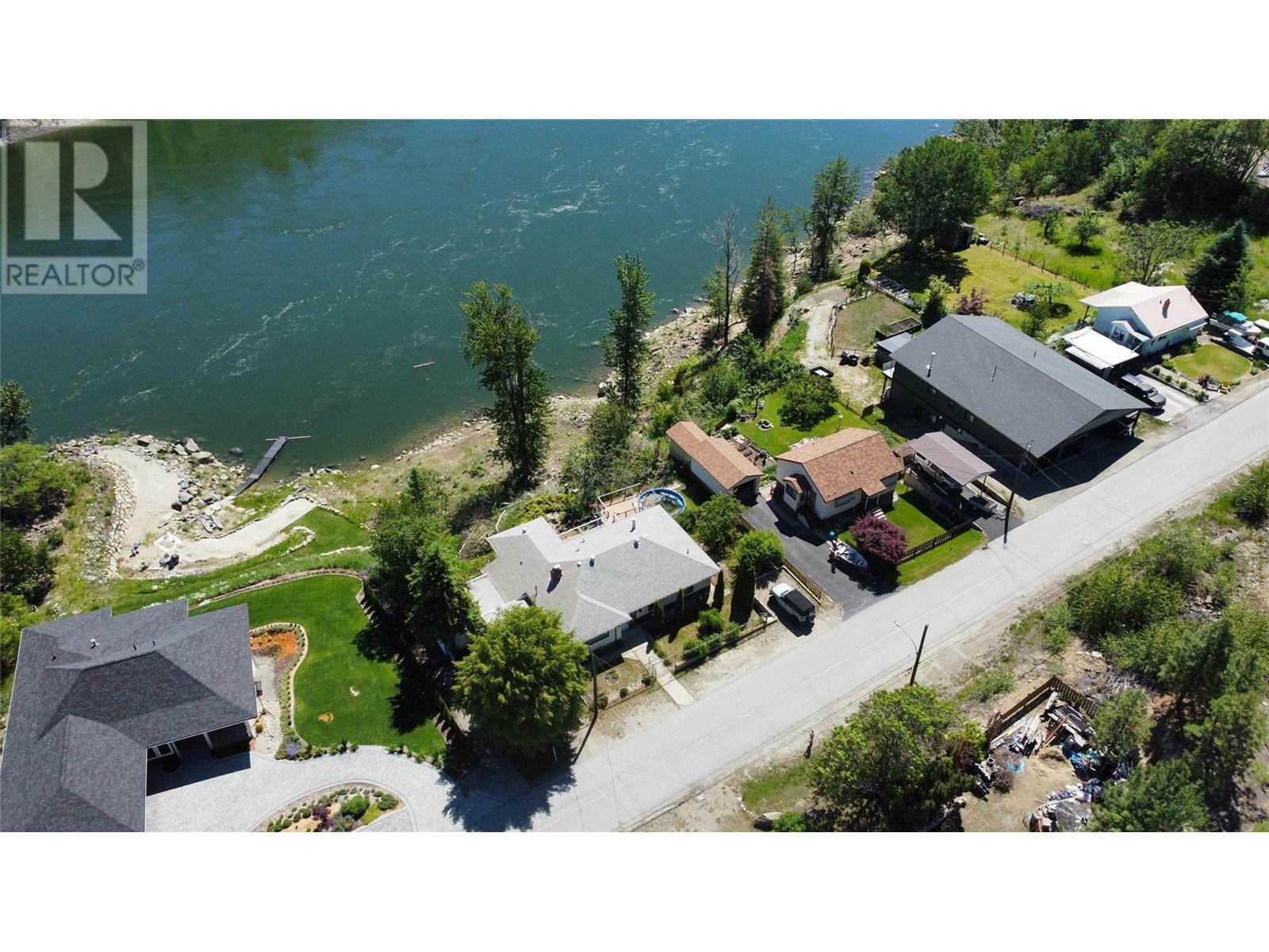 Property Photo: 221 2nd Avenue BC V1R 4V2