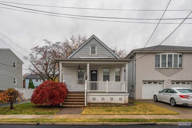 Property Photo:  15 Leo Place  NJ 07644 