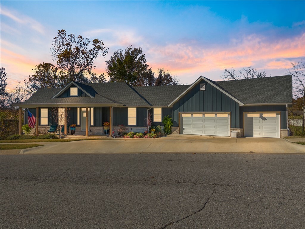 Property Photo:  2101 Hopkins Lane  AR 72751 