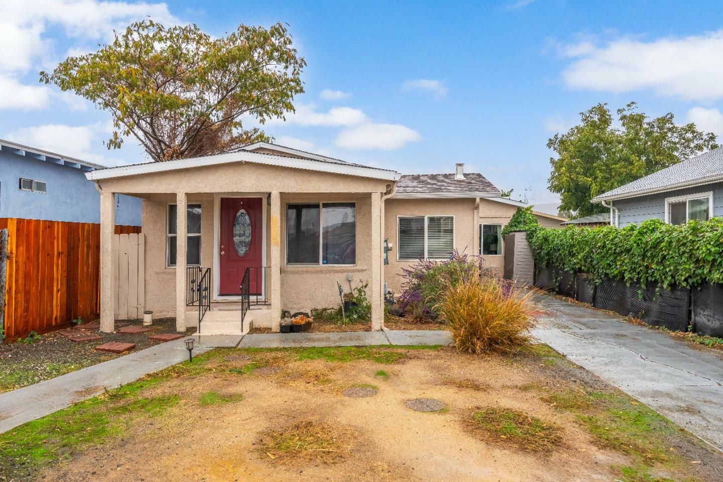 Property Photo:  1827 102nd Avenue  CA 94603 