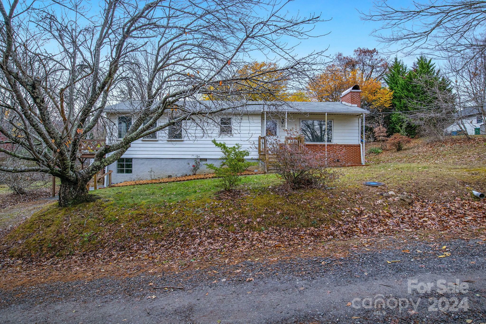 Property Photo:  203 Mountain View Road  NC 28805 