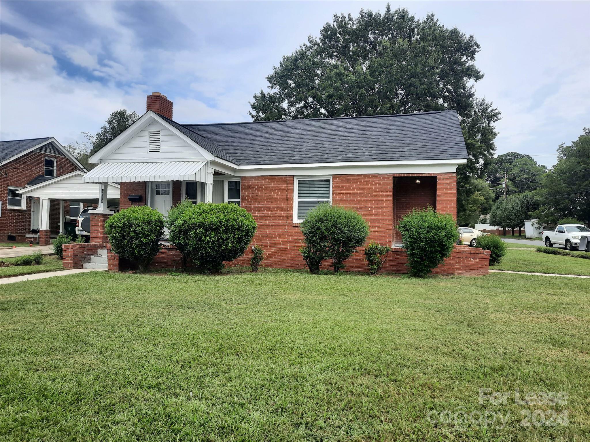 Property Photo:  2424 Statesville Avenue  NC 28206 