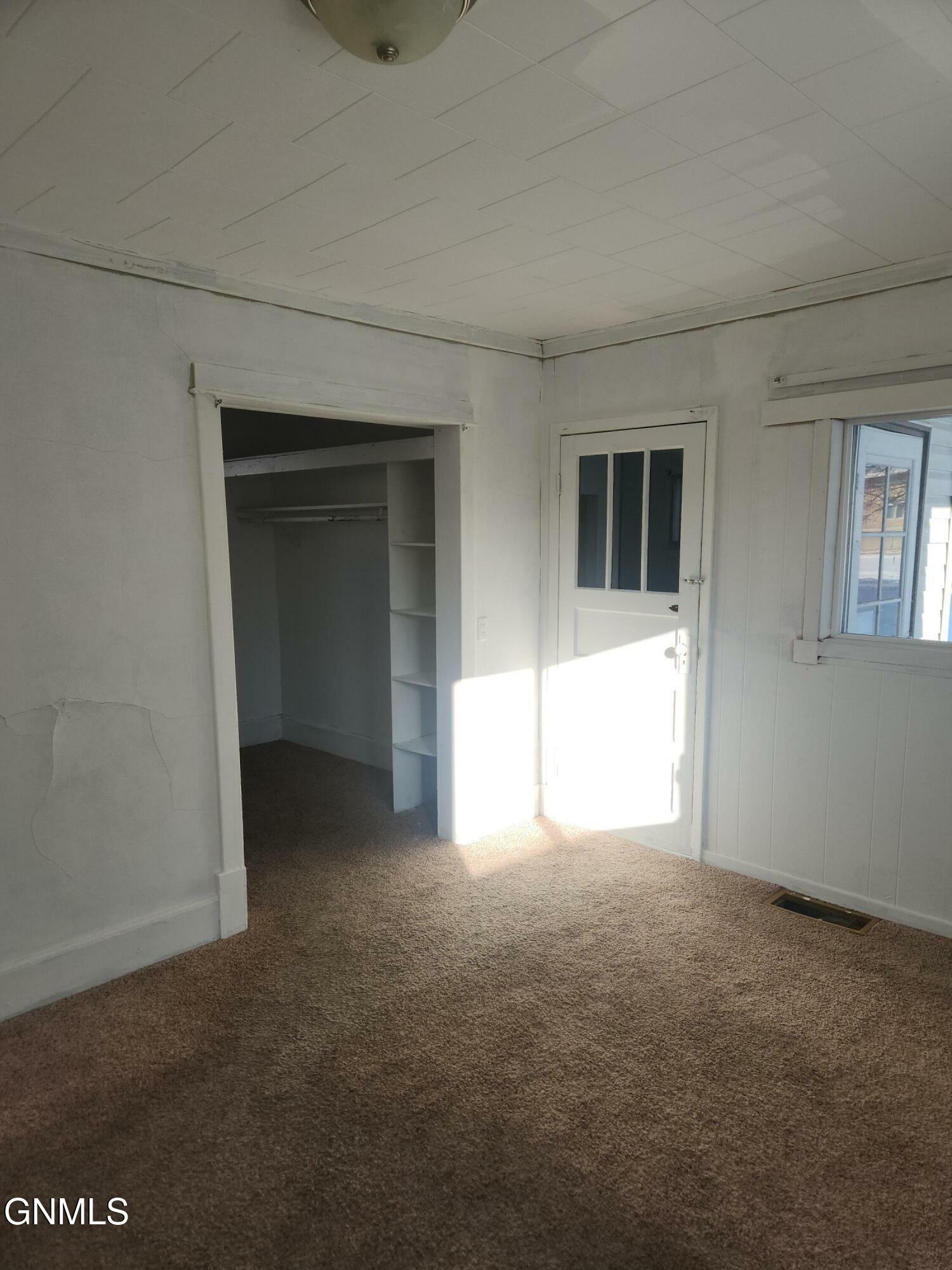 Property Photo:  203 2nd Street S  ND 58631 