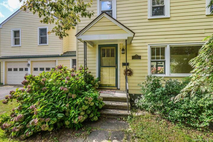 Property Photo:  30 Violet Place  NY 12572 