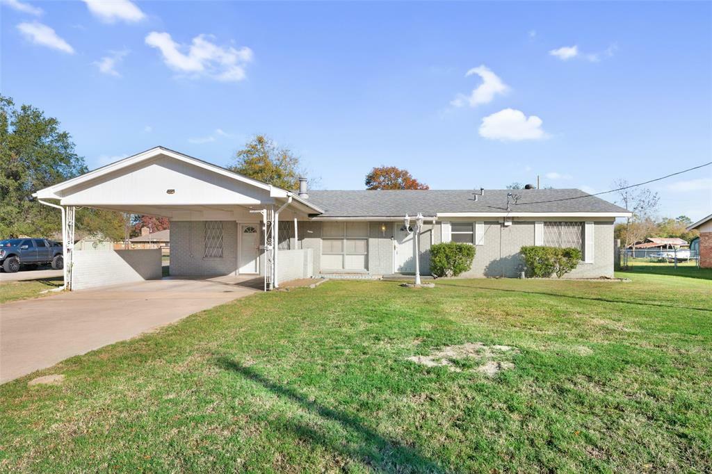 Property Photo:  927 Alabama Street  TX 75482 