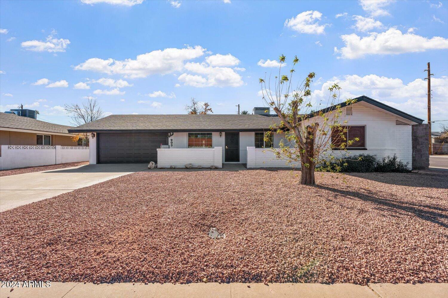 Property Photo:  903 E Campus Drive  AZ 85282 