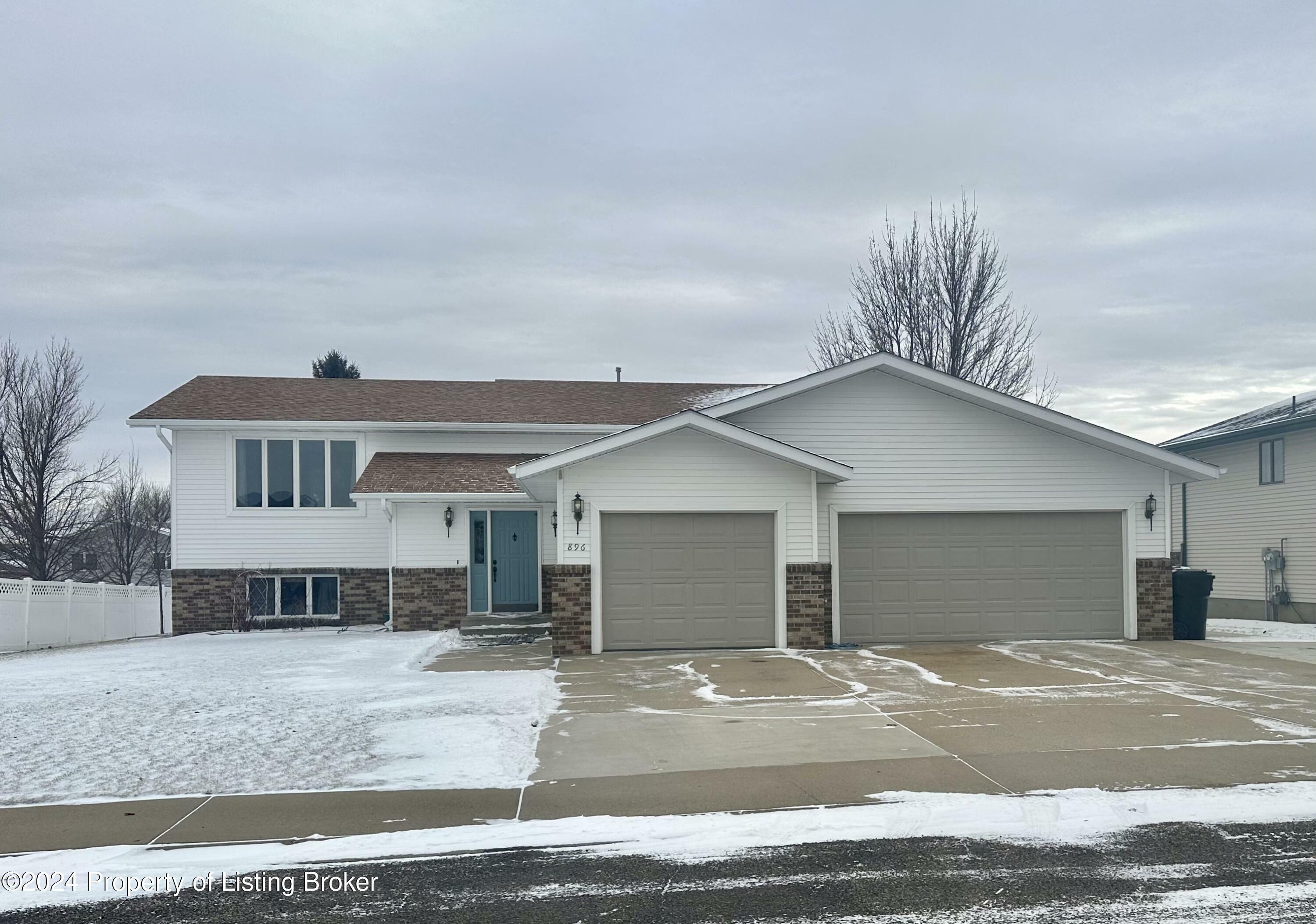 Property Photo:  896 19th Street E  ND 58601 