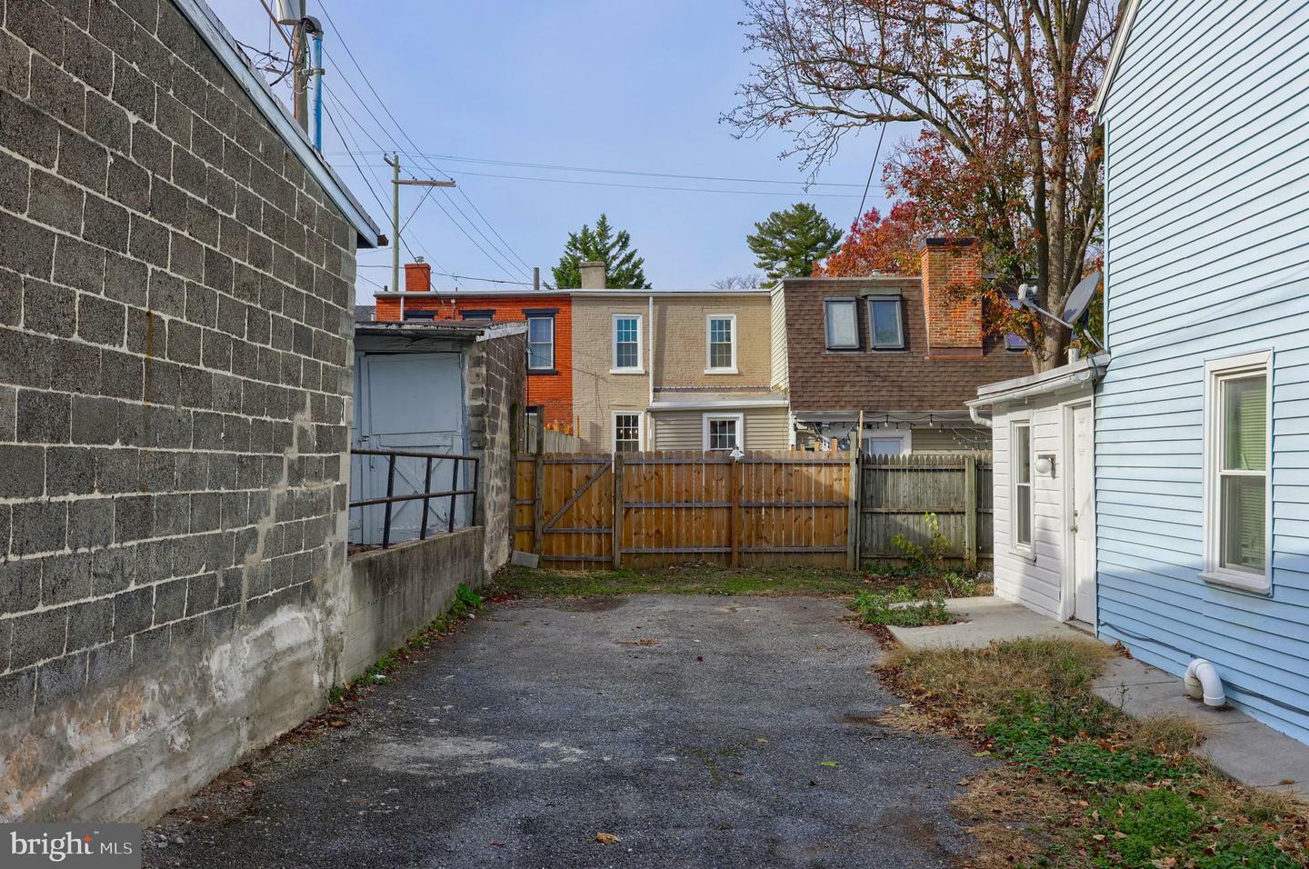 Property Photo:  29 N Plum Street  PA 17602 