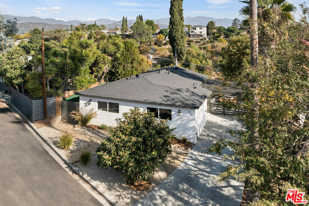 Property Photo:  4381   Scandia Way  CA 90065 