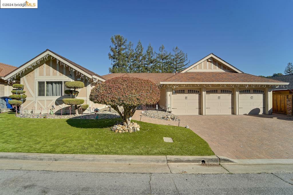 Property Photo:  1782 Astor Ct  CA 94577 