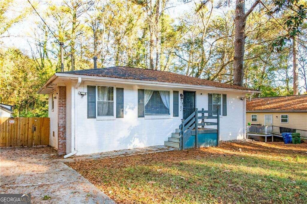 Property Photo:  3182 Latona Drive SW  GA 30354 