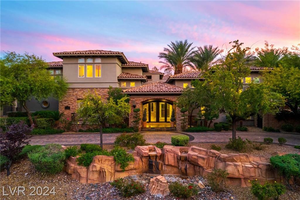 Property Photo: 5 Wood Creek Court NV 89141
