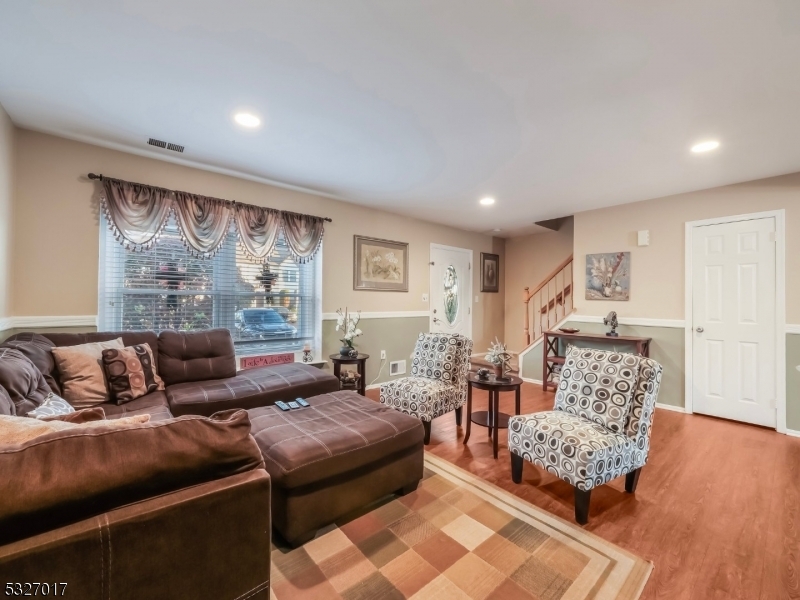 Property Photo:  5 Revere Ct  NJ 08527 