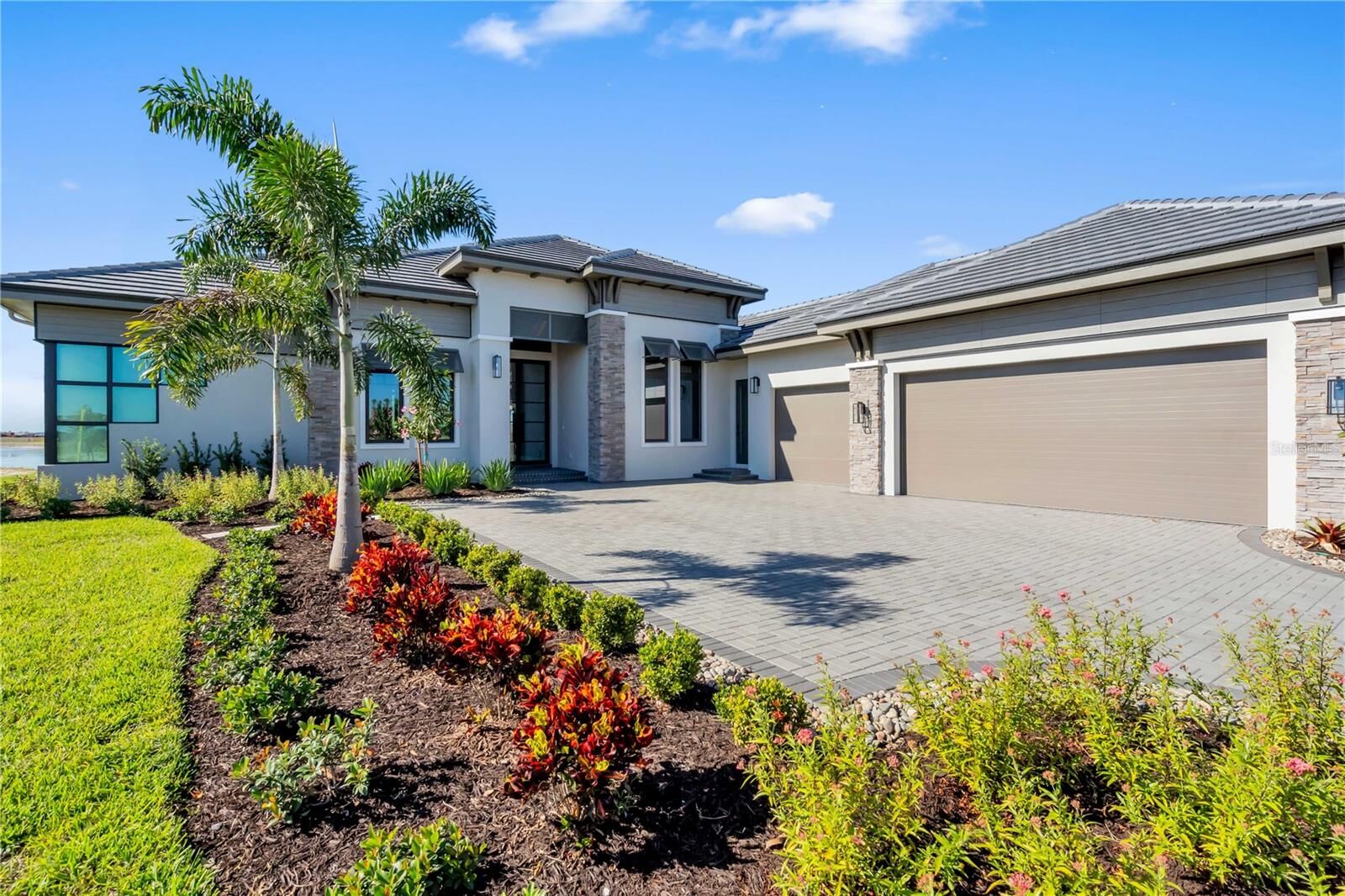 Property Photo:  1018 Blue Shell Loop  FL 34240 