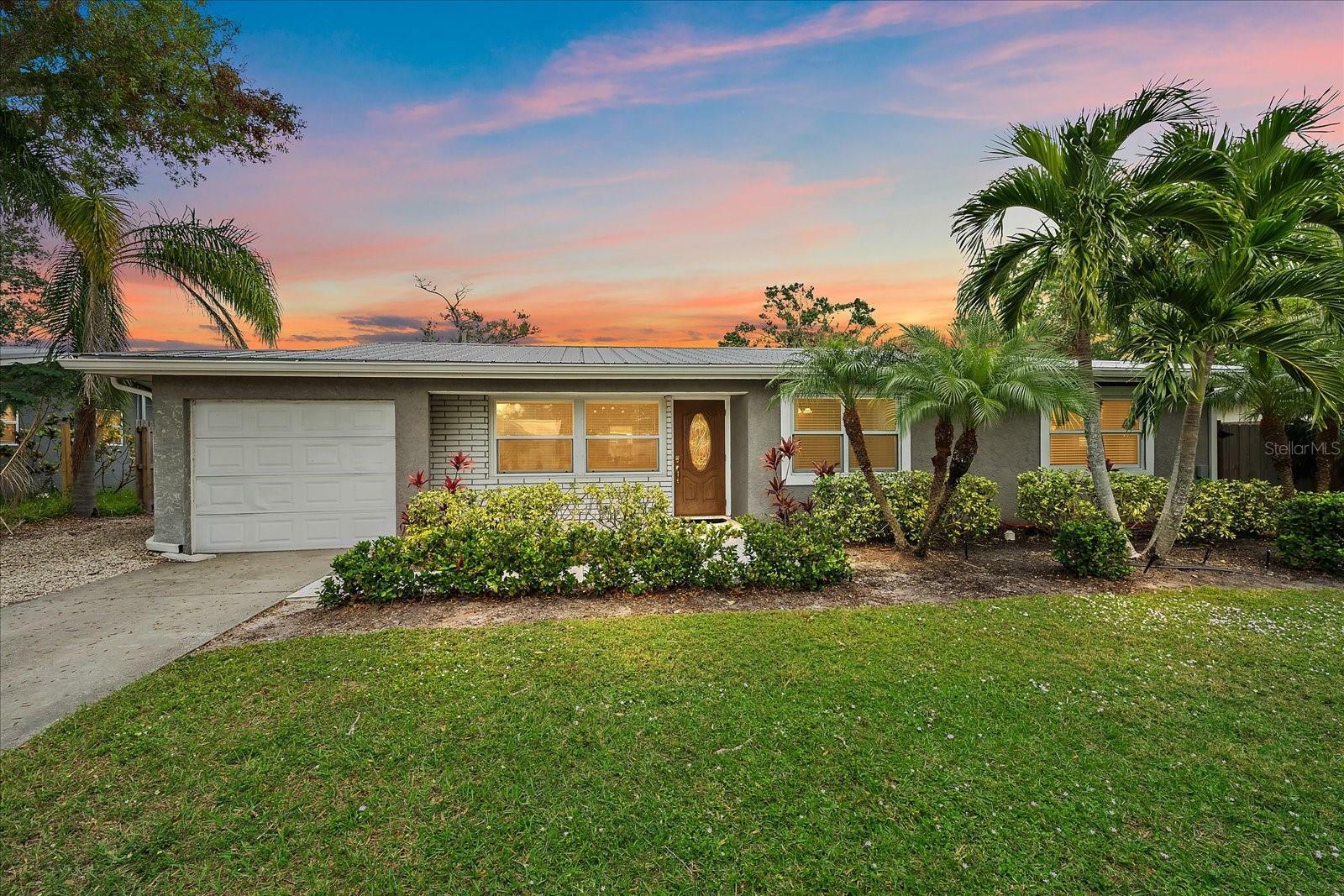 Property Photo:  3037 Alta Vista Street  FL 34237 