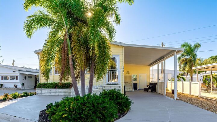 Property Photo: 5037 Oakland Hills Avenue FL 34234