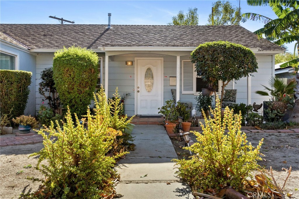 Property Photo:  17600 Runnymede  CA 91406 