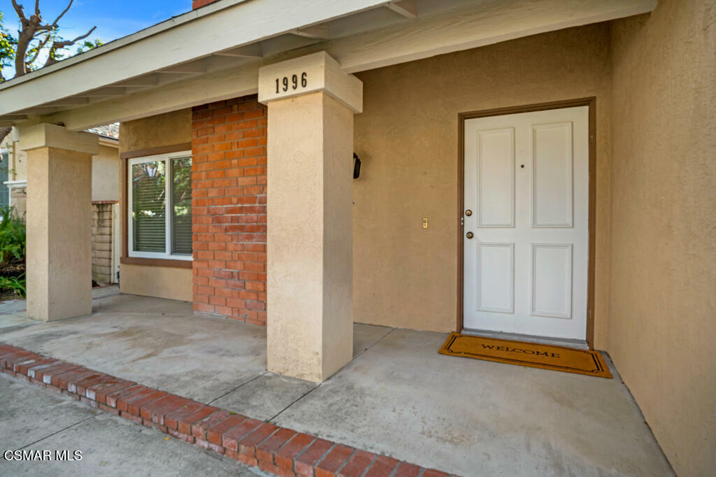 Property Photo:  1996 Willow Tree Court  CA 91362 