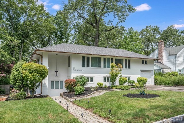 Property Photo:  25 Birchwood Avenue  NJ 07052 