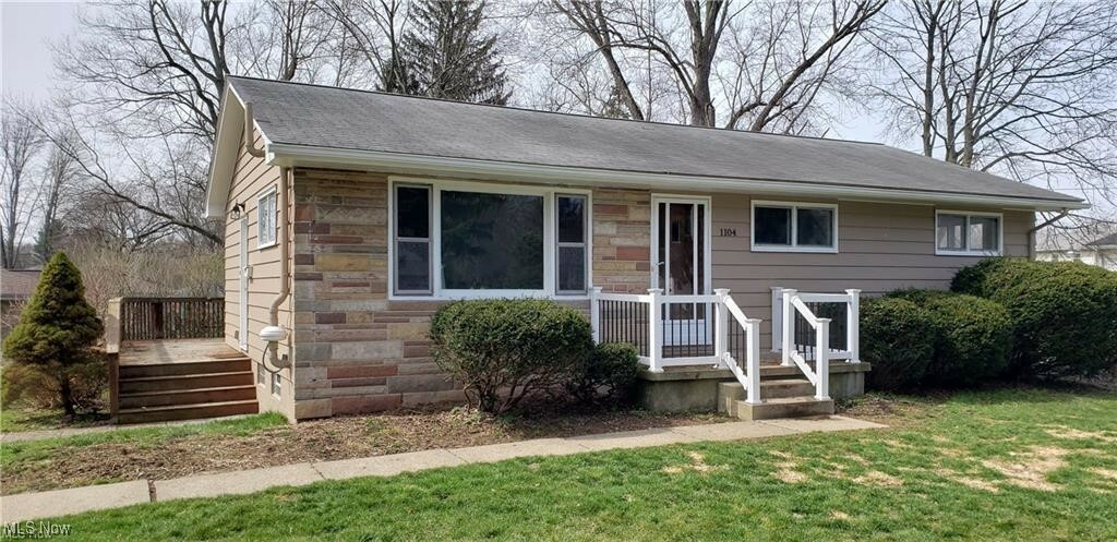 Property Photo: 1104 Munroe Falls Kent Road OH 44240