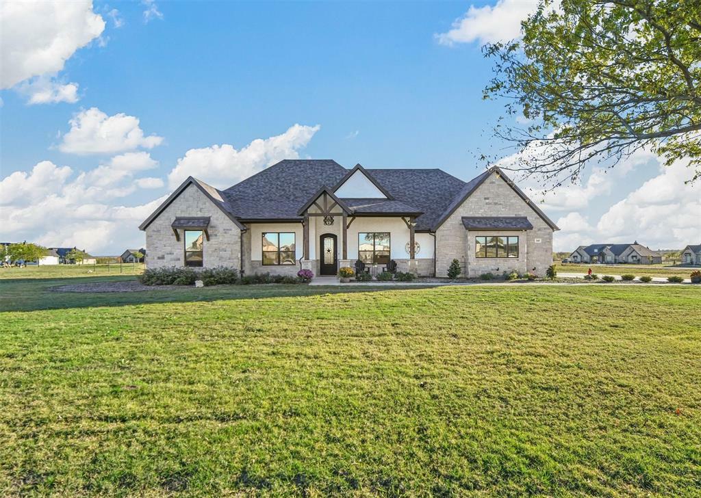 Property Photo:  260 Tres Vista Drive  TX 76234 