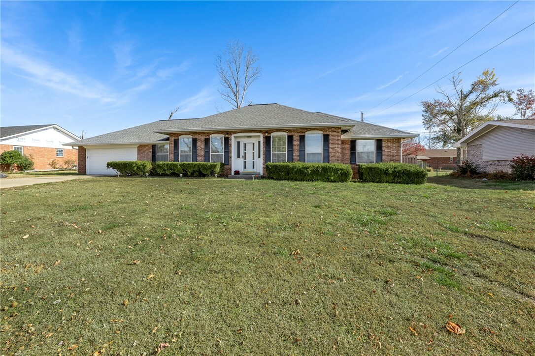 Property Photo:  921 S 20th Street  AR 72758 