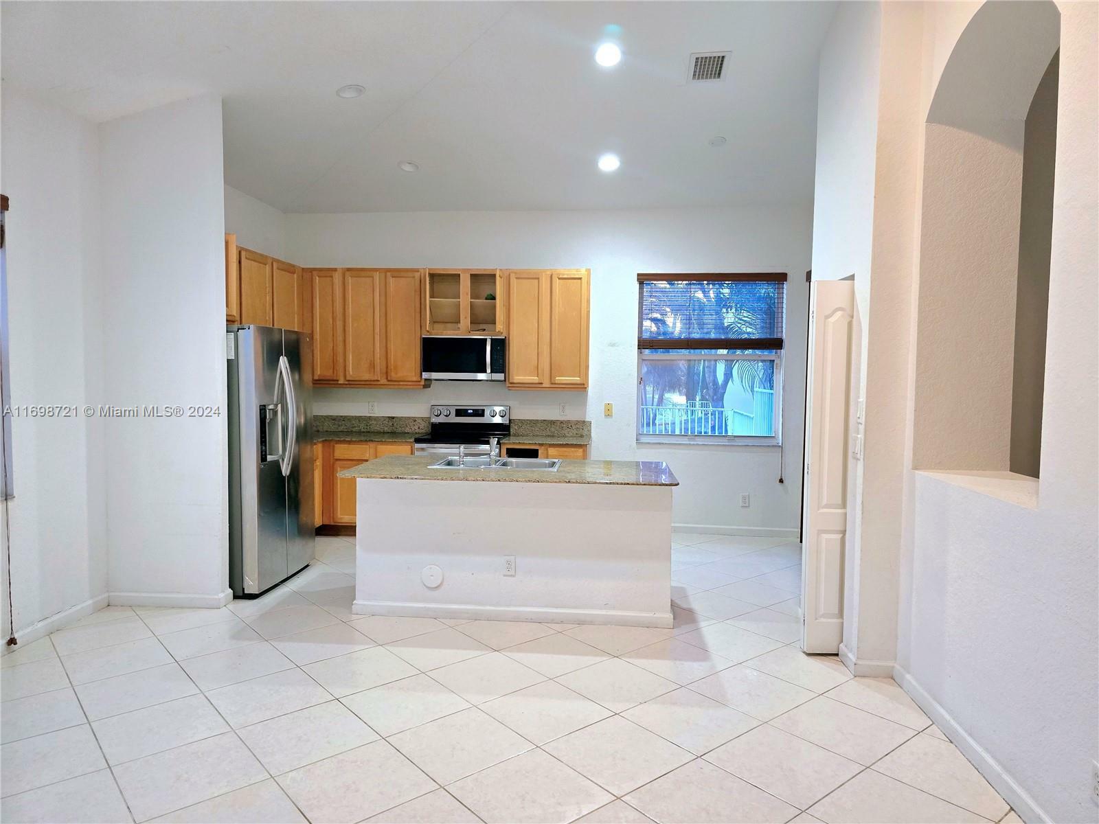 Property Photo:  2913 SW 133rd Ave  FL 33027 