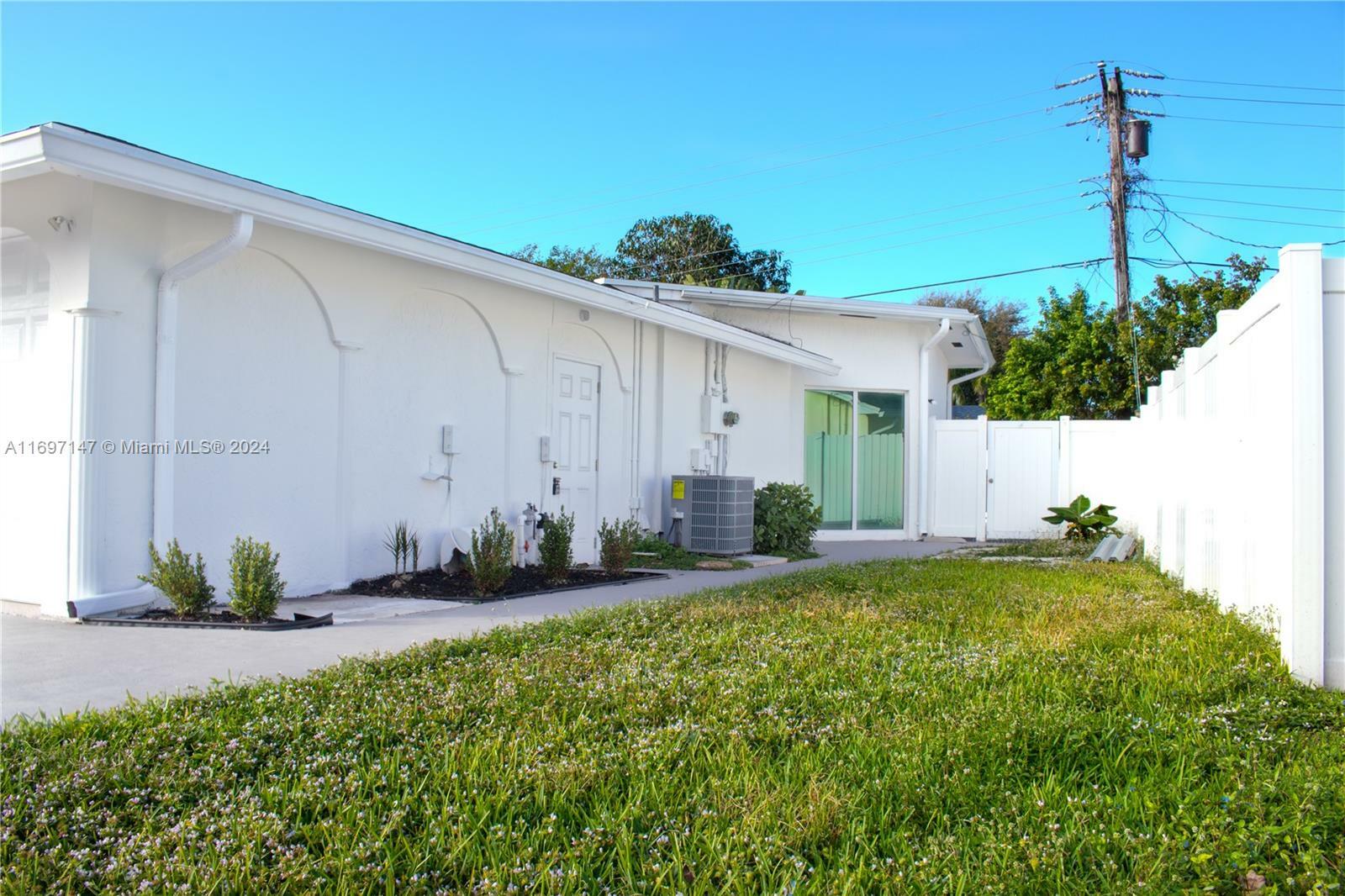 Property Photo:  668 Lindell Blvd  FL 33444 