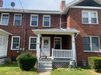 Property Photo:  819 Vankirk St  PA 15025 