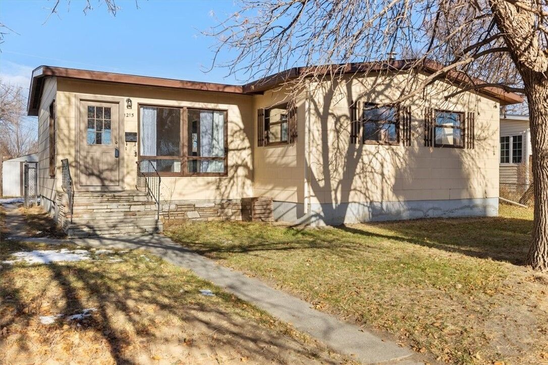 Property Photo: 1215 Glencoe Drive MT 59101