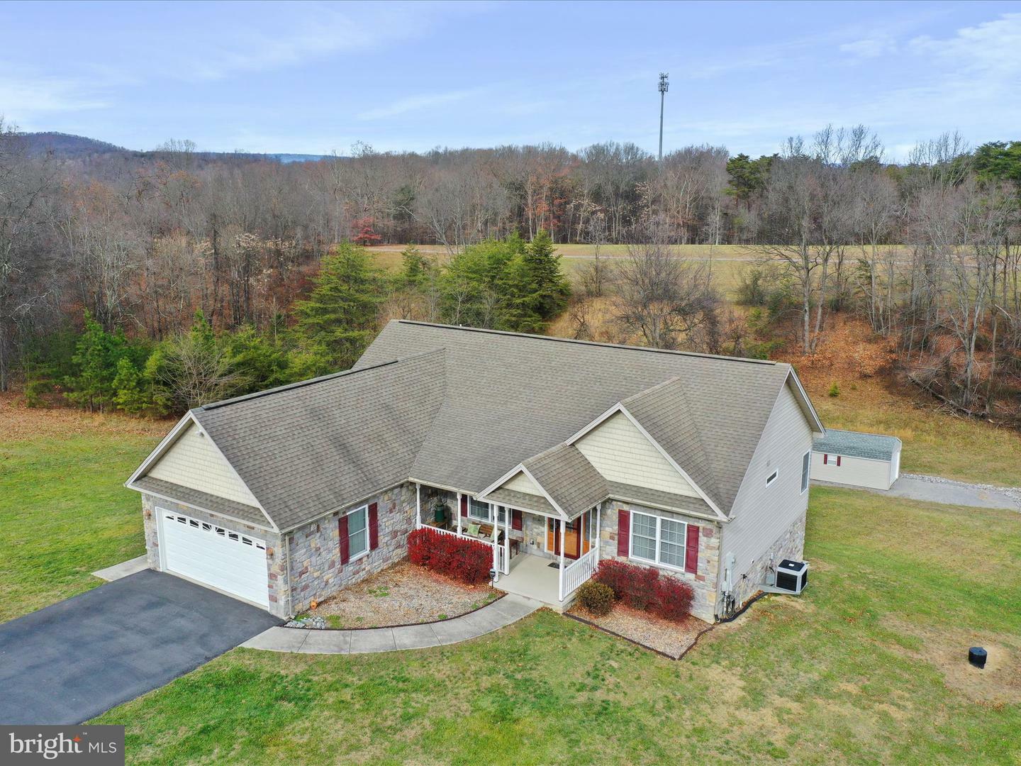 Property Photo:  136 Fairview Oaks Lane  WV 25411 