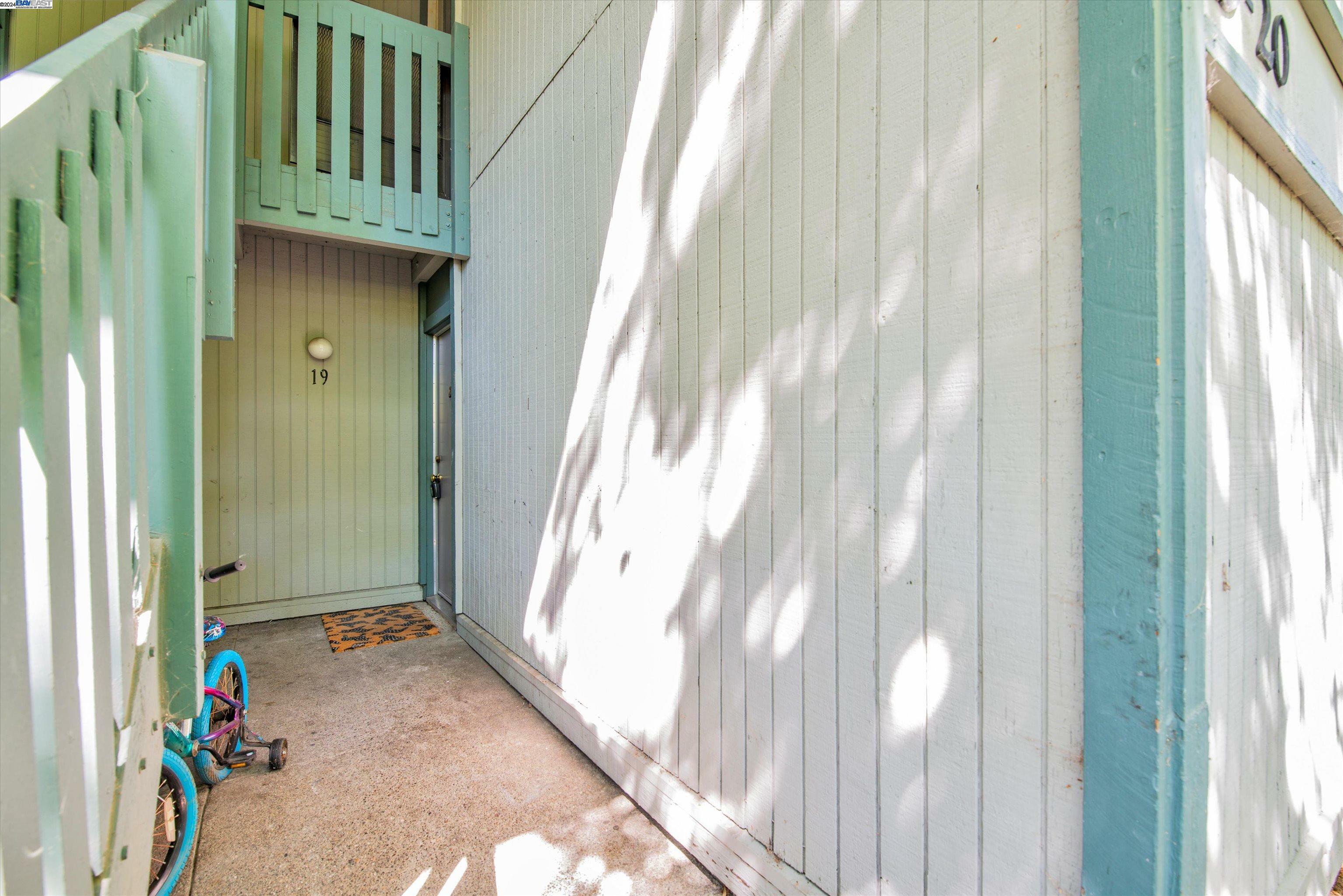 Property Photo:  1036 Oak Grove Rd 19  CA 94518 