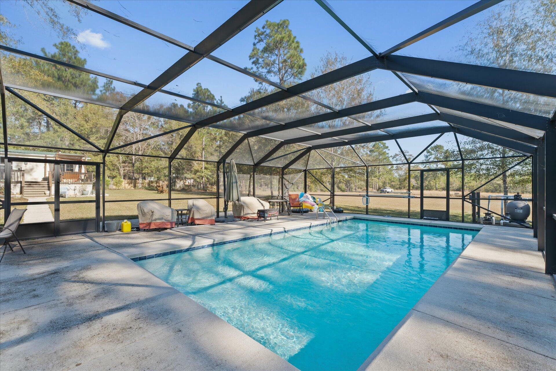 Property Photo:  6604 Possum Ridge Road  FL 32539 