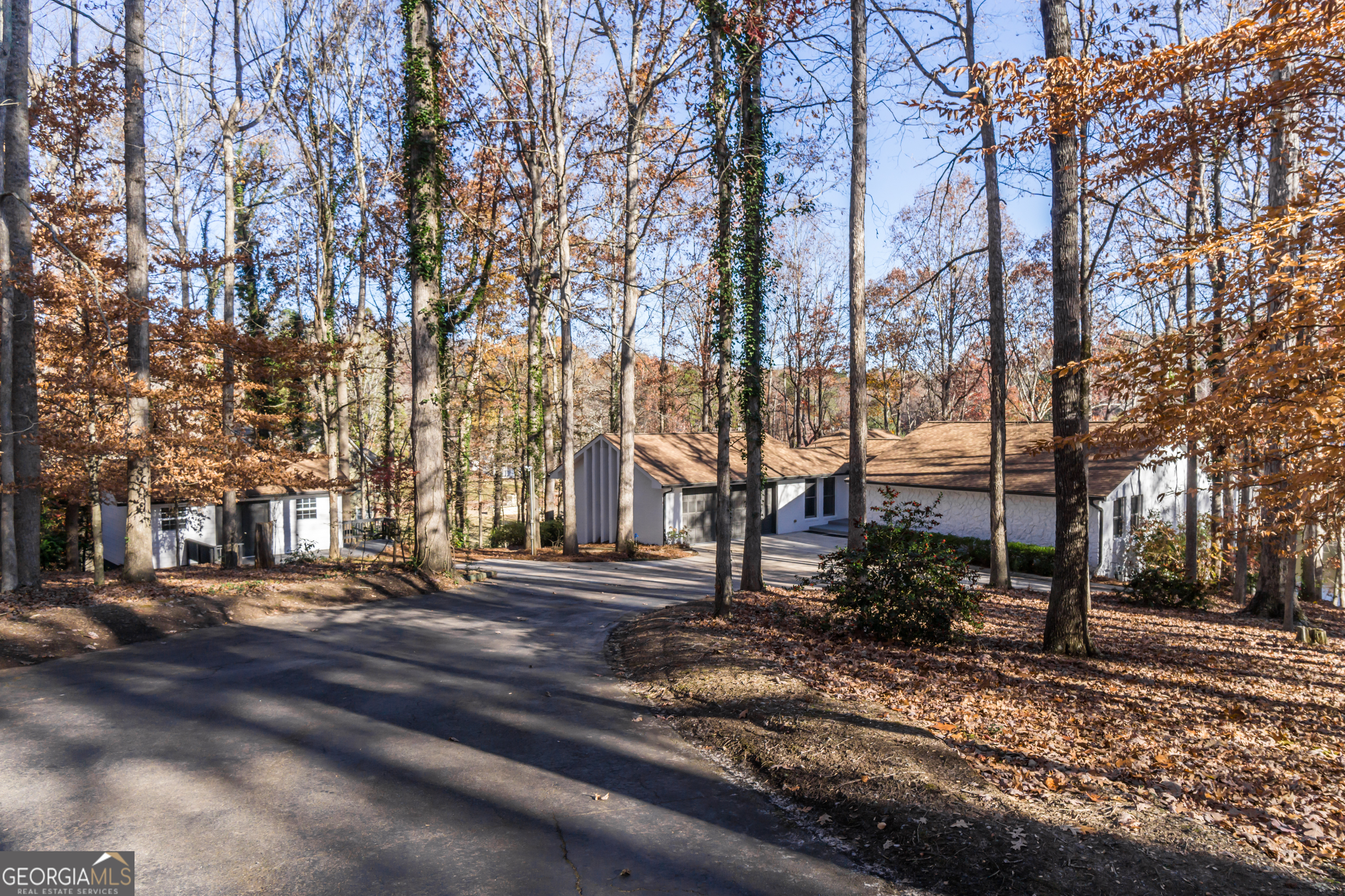 Property Photo:  510 Pine Lake Drive  GA 30040 