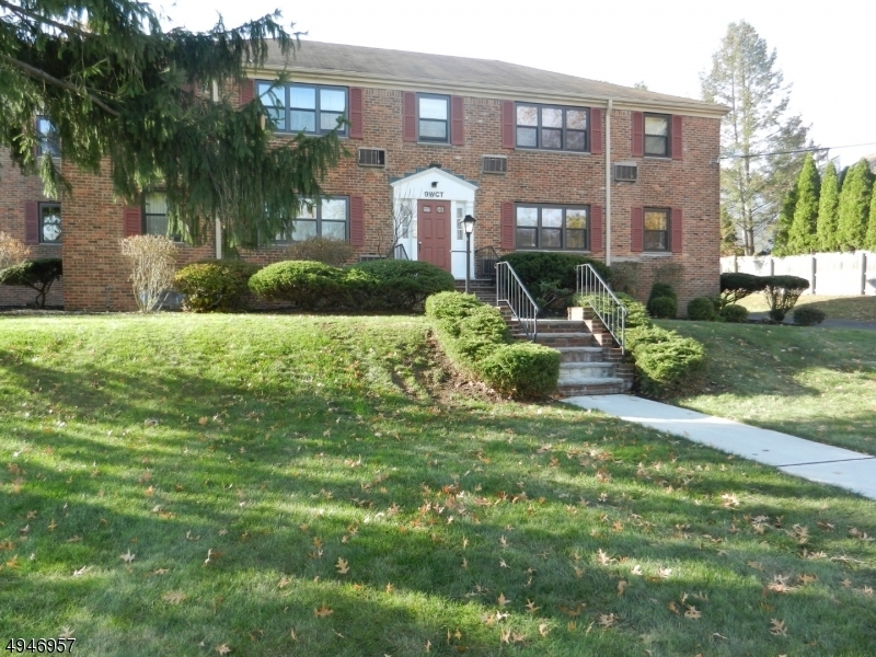 Property Photo:  9 West Ct B-4  NJ 07090 